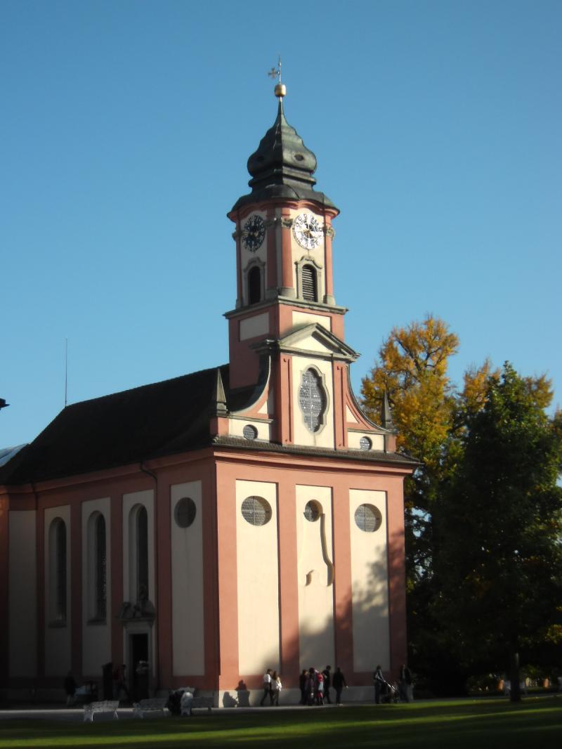 Wallfahrtskirche als neutrales Pilgermotiv
